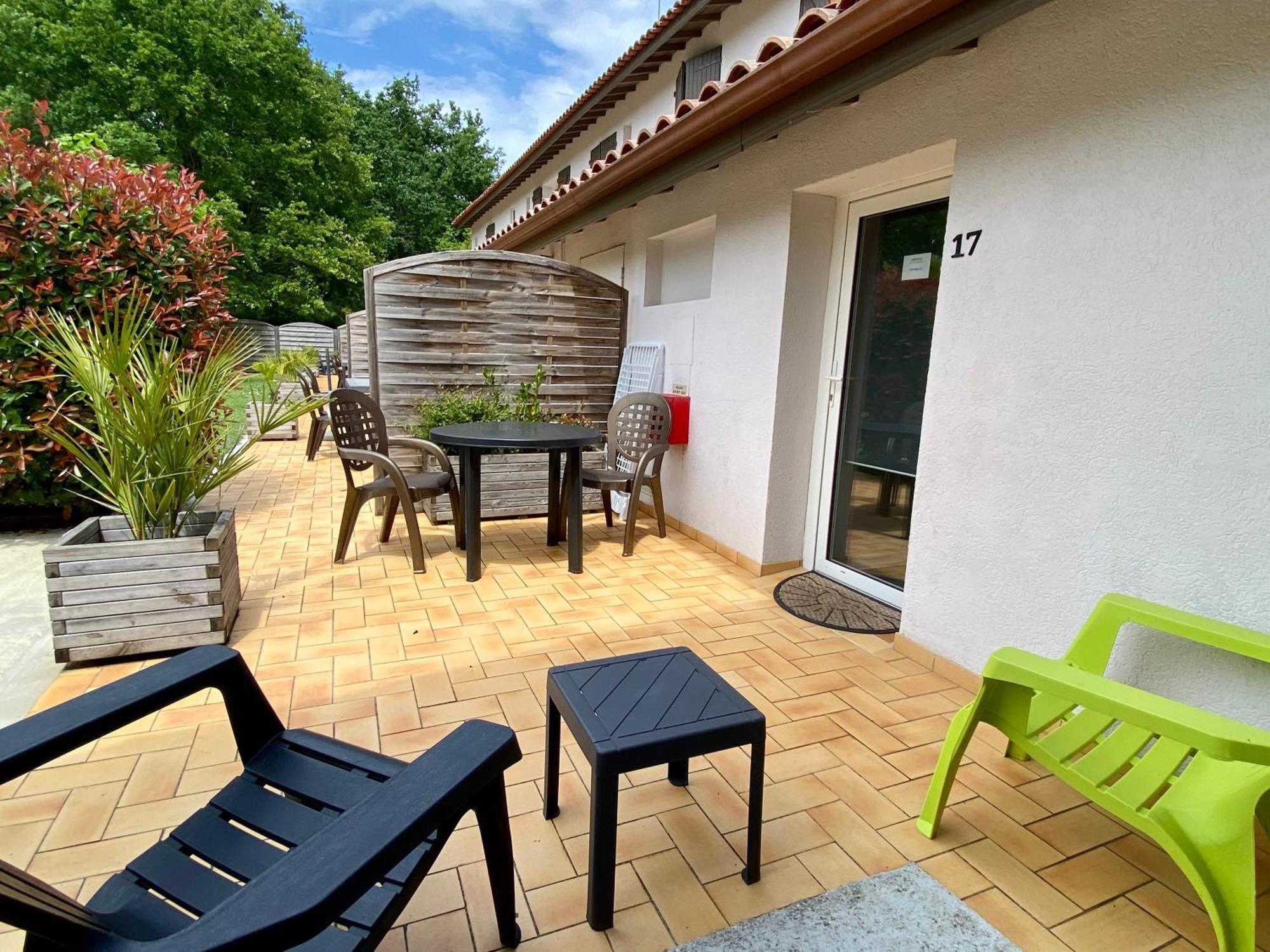 Hotel La Ferme D'En Chon بيسكاروس الغرفة الصورة